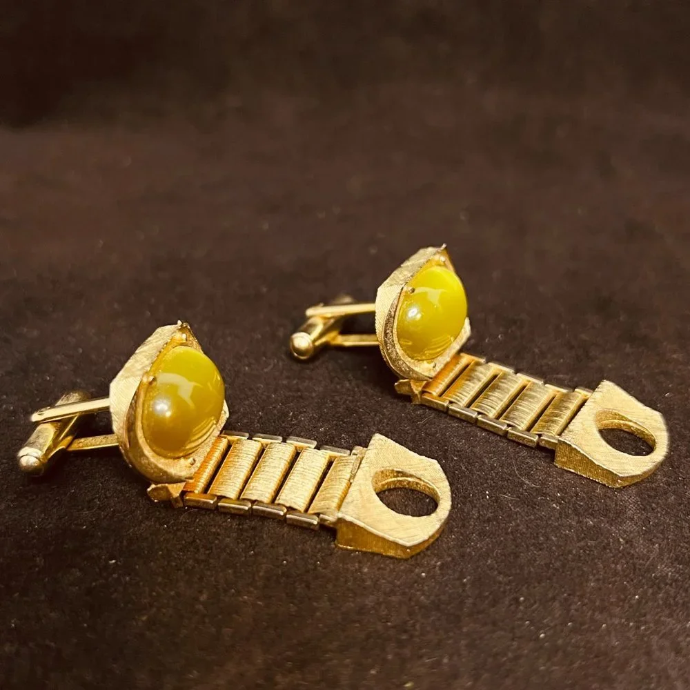 Vintage Swank Gold Tone With Green Oval Cabochons Wrap Around Cufflinks (3829)